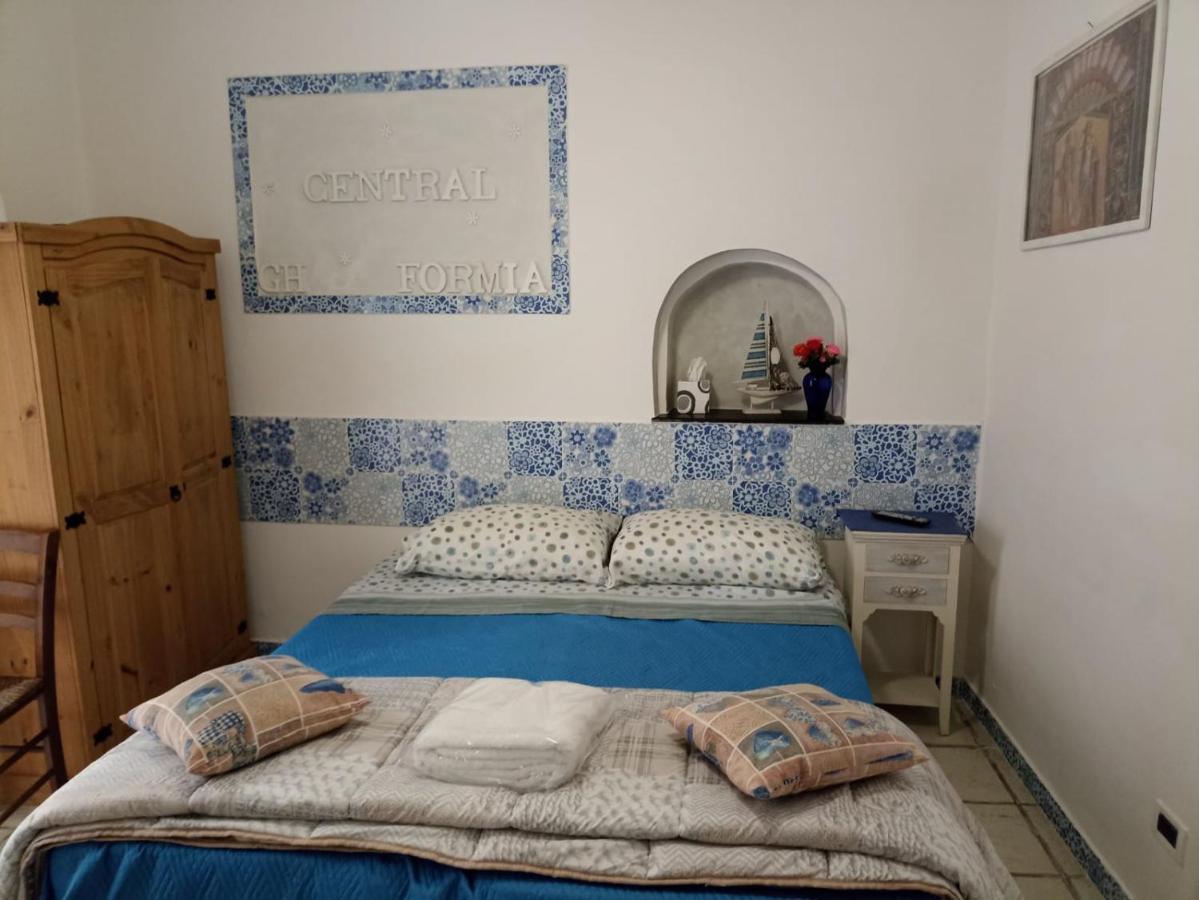 Central Gh Формия Экстерьер фото